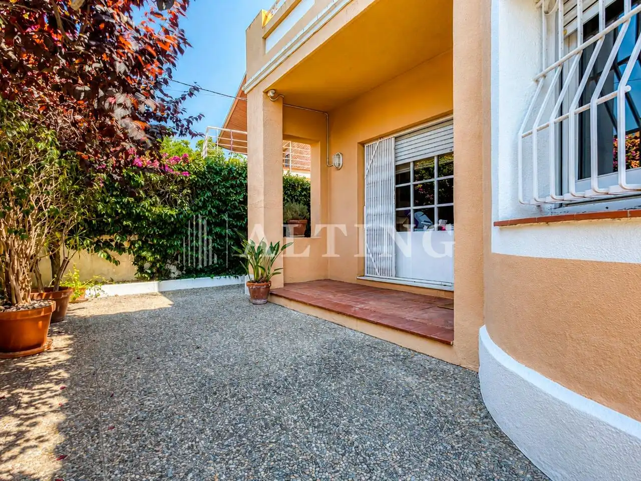 Exterior view of Office for rent in Barcelona  with Heating and Furnished