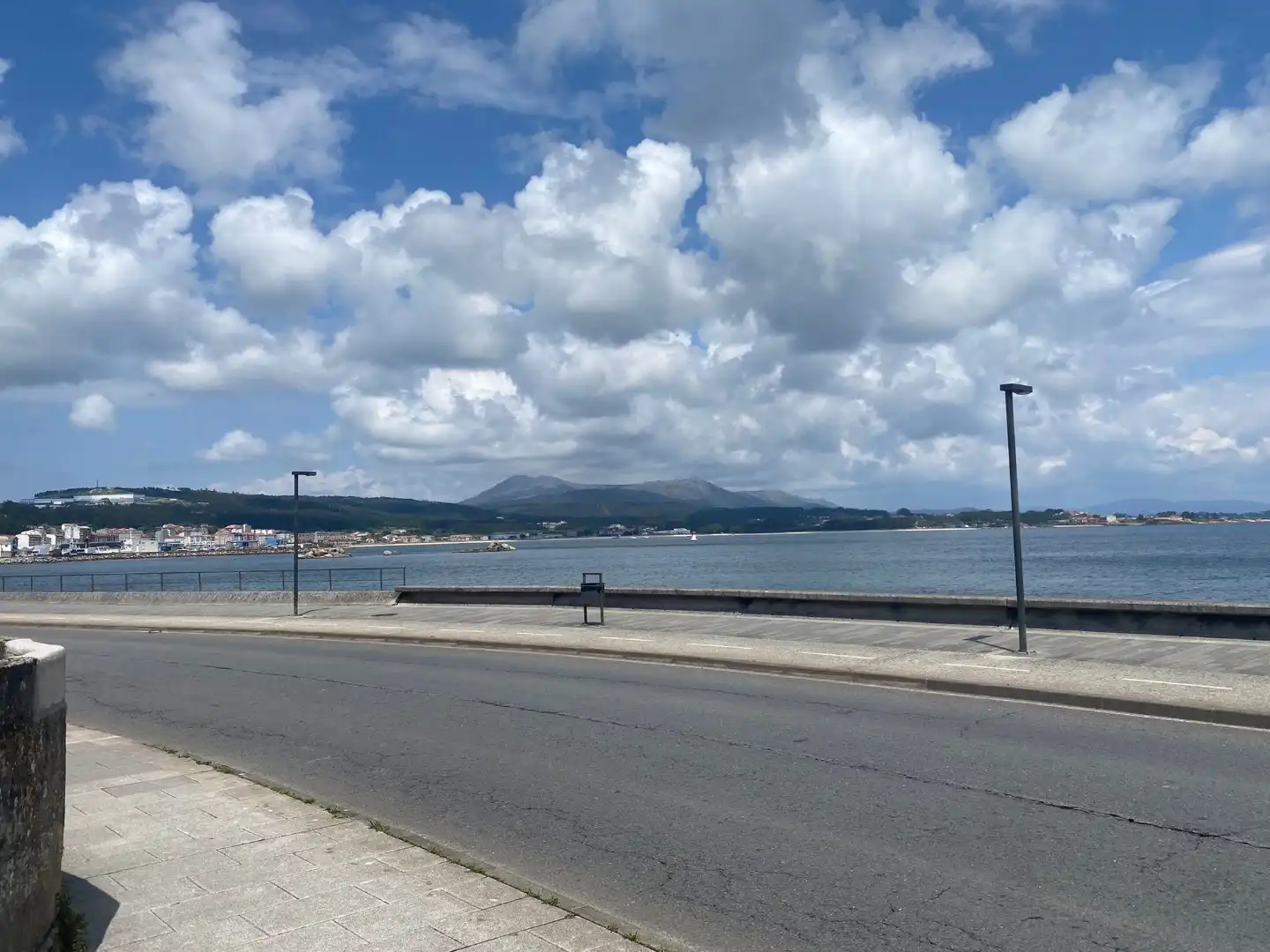 Vista exterior de Local en venta en Ribeira con Terraza