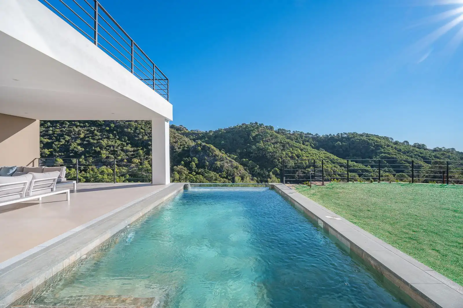 Swimming pool of Houses for sale in Málaga  with Air Conditioner, Terrace and Swimming Pool
