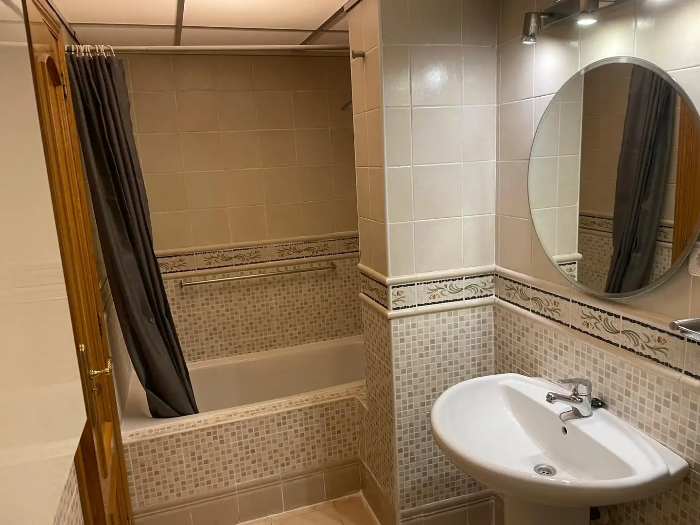 Bathroom of Attic for rent in Alicante / Alacant  with Air Conditioner, Terrace and Furnished