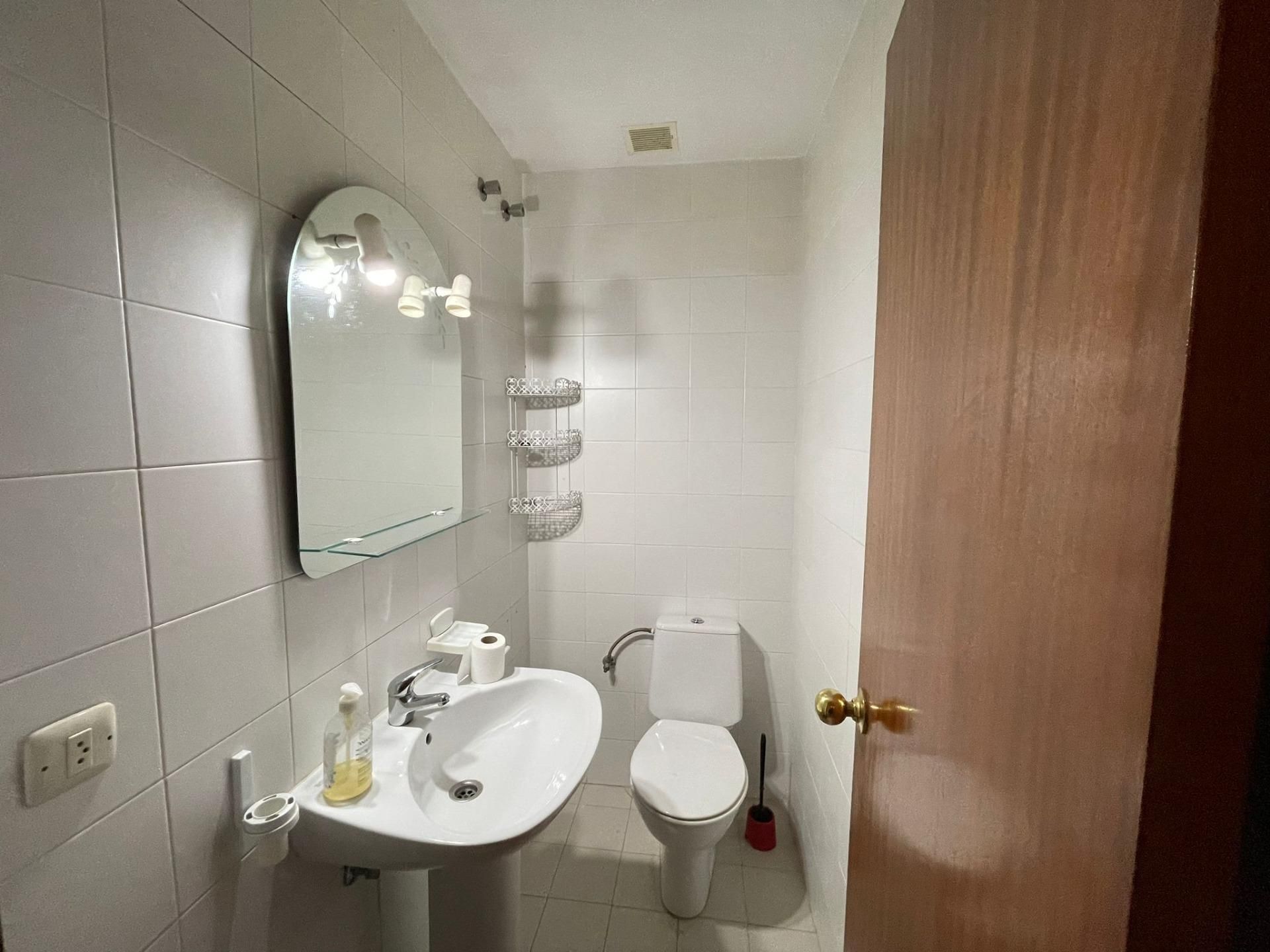 Baño de Casa adosada en venta en Cáceres Capital con Aire acondicionado, Jardín privado y Terraza