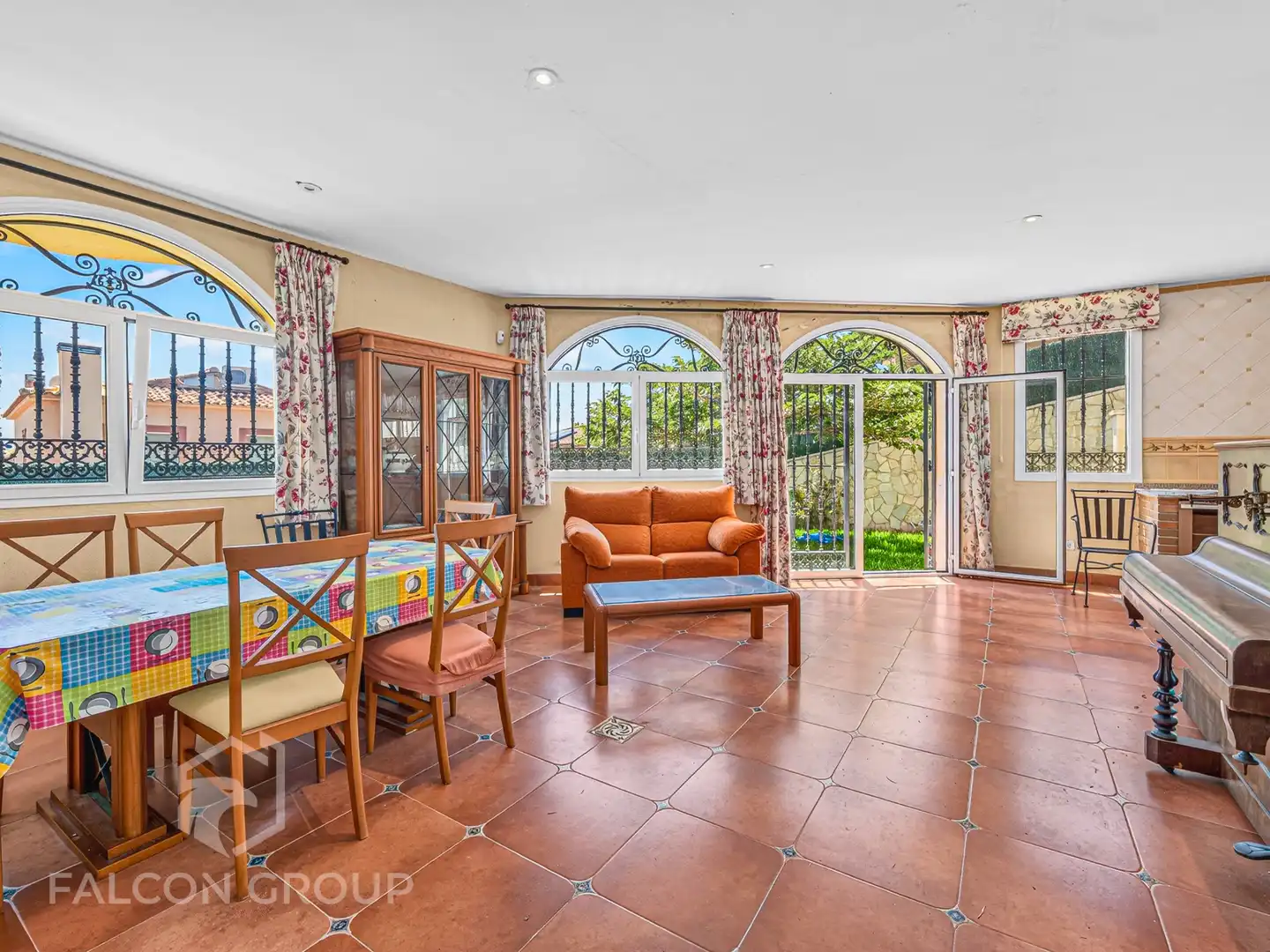Sala de estar de Casa o chalet en venta en Calafell con Aire acondicionado, Calefacción y Jardín privado