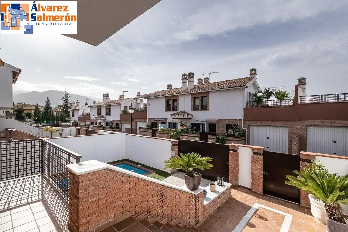 Garden of Houses for sale in Huétor Vega  with Air Conditioner, Heating and Terrace