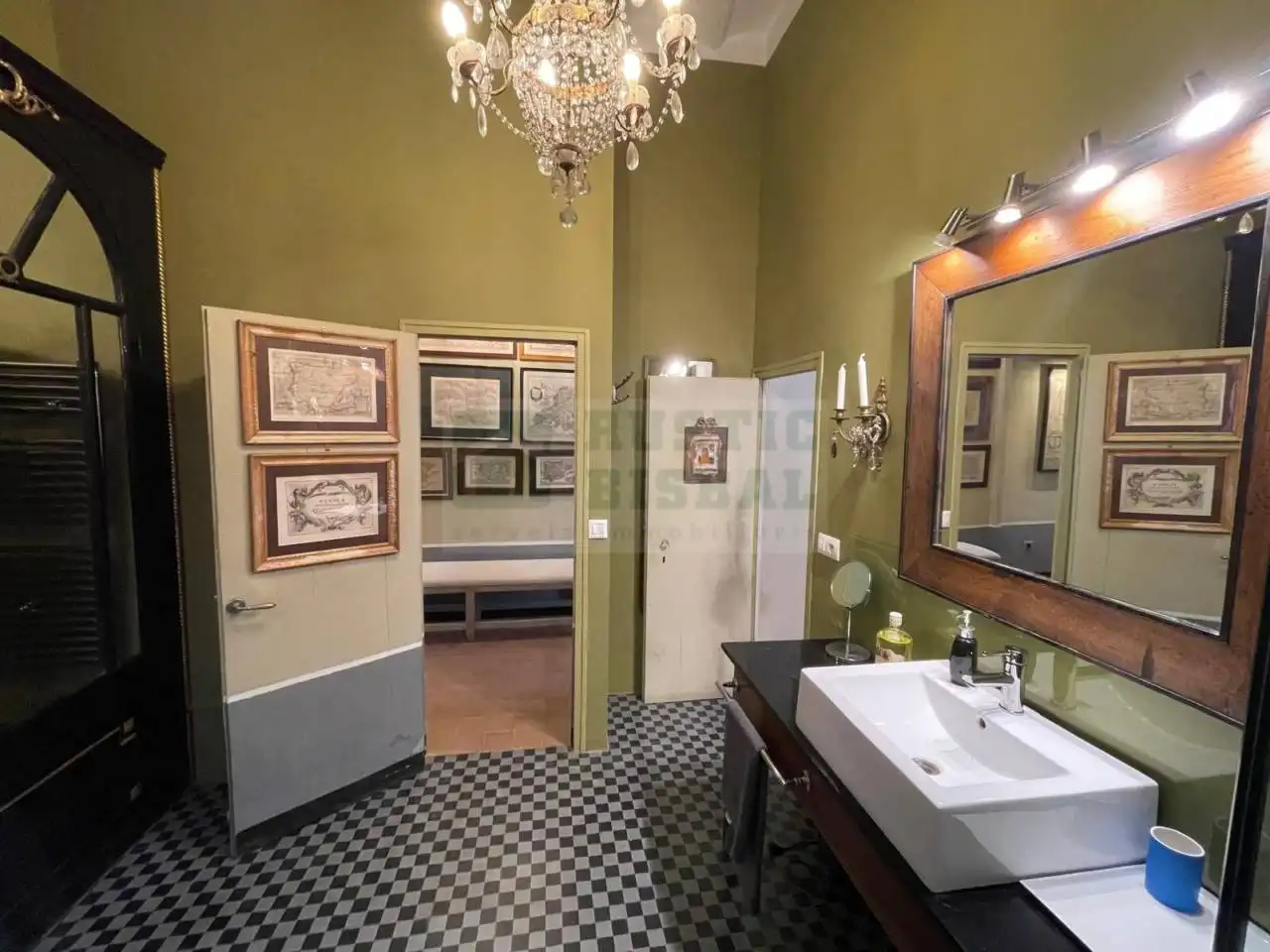 Badezimmer von Country house zur Miete in Navata mit Klimaanlage, Heizung und Privatgarten
