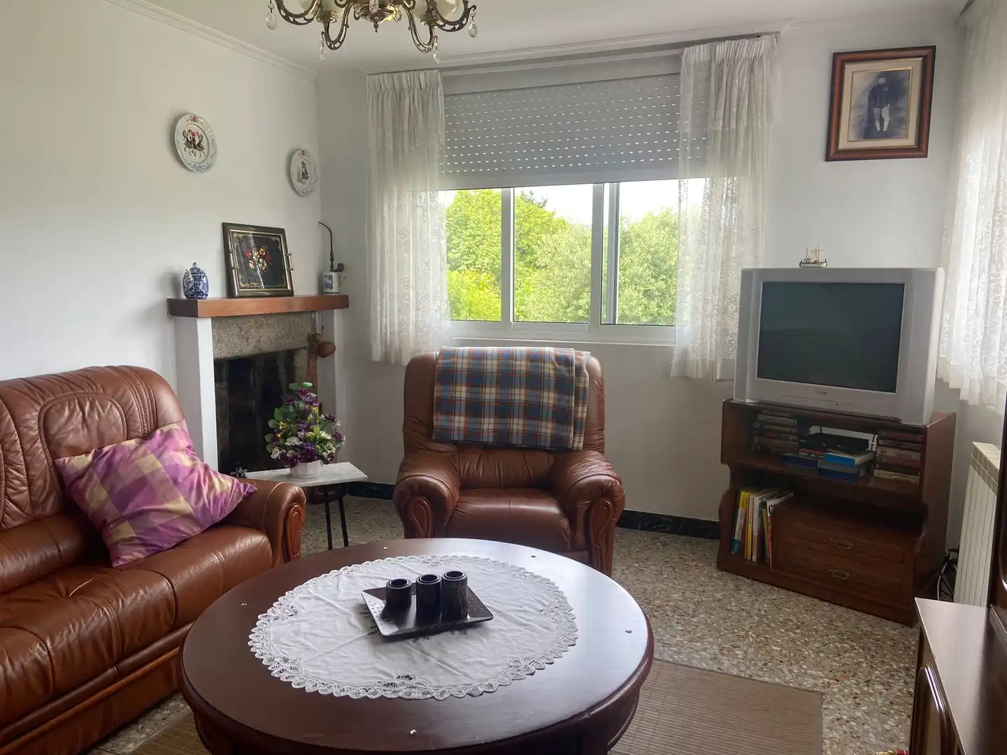 Sala d'estar de Casa o xalet en venda en Ferrol amb Jardí privat