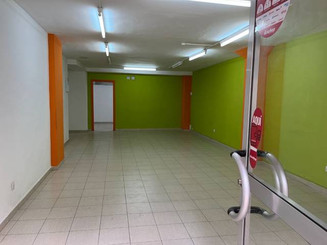 Local comercial en Alquiler en Carrer de Rafael Juan Vidal, 11 en El Llombo