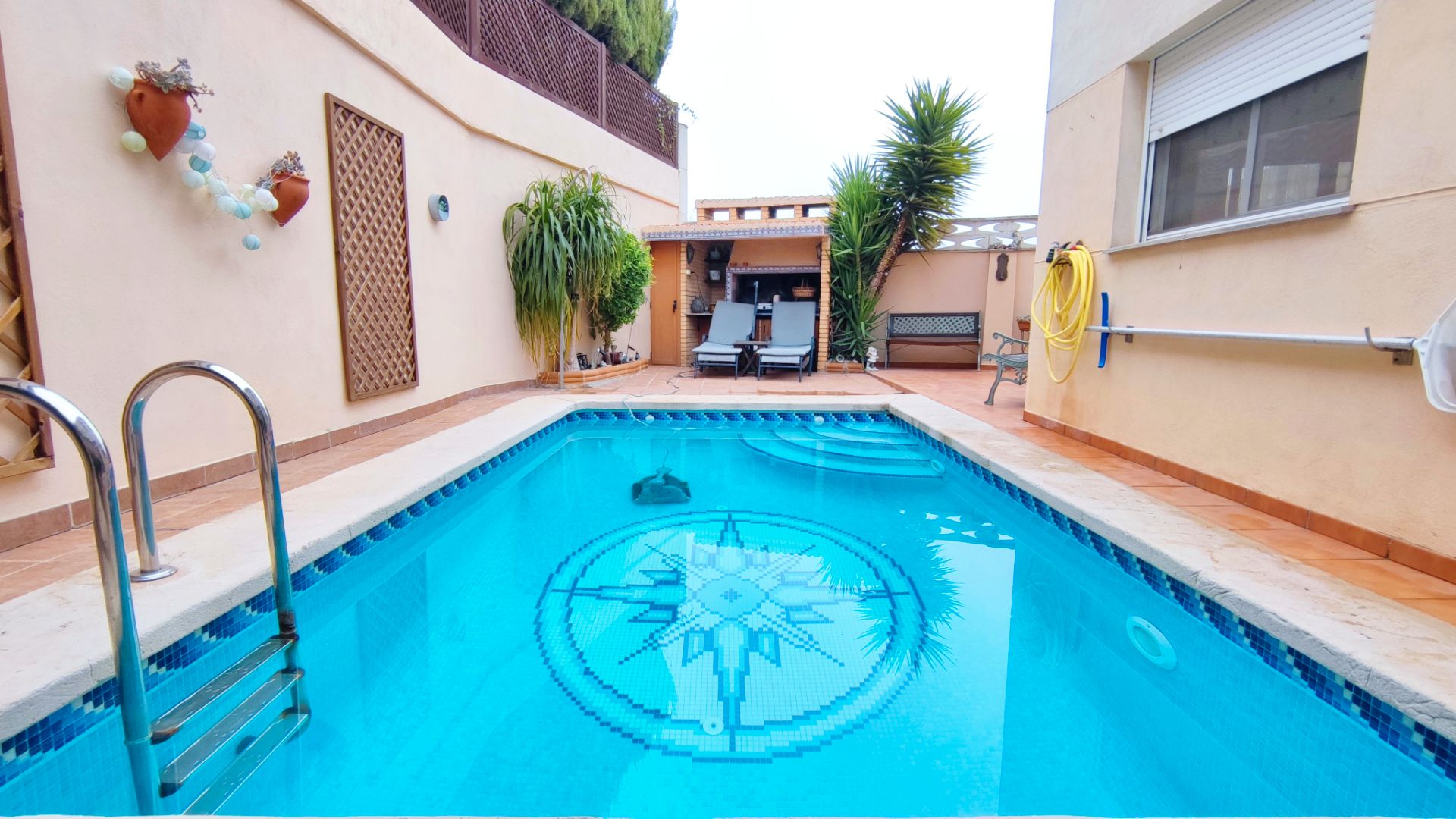 Swimming pool of House or chalet for sale in Alcoy / Alcoi  with Air Conditioner, Heating and Private garden