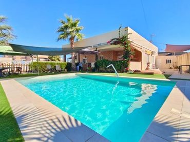 Villa avec piscine à vendre à Zona Carrefour - Urbanizaciones