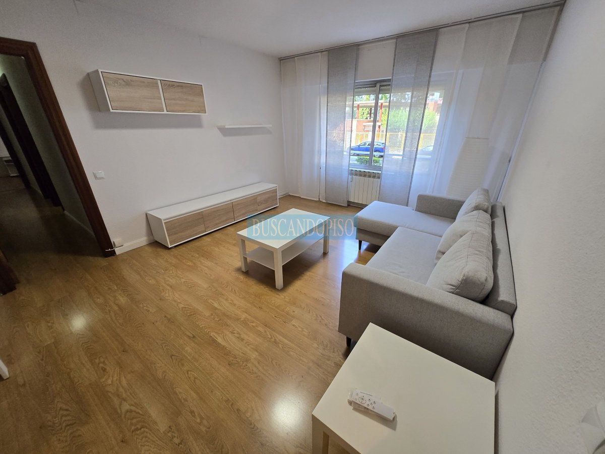 Sala d'estar de Pis de lloguer en  Logroño amb Calefacció, Parquet i Terrassa