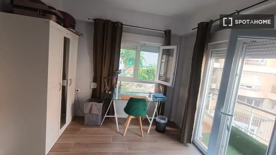 Habitación de Piso para compartir en Alicante / Alacant con Aire acondicionado, Calefacción y Amueblado
