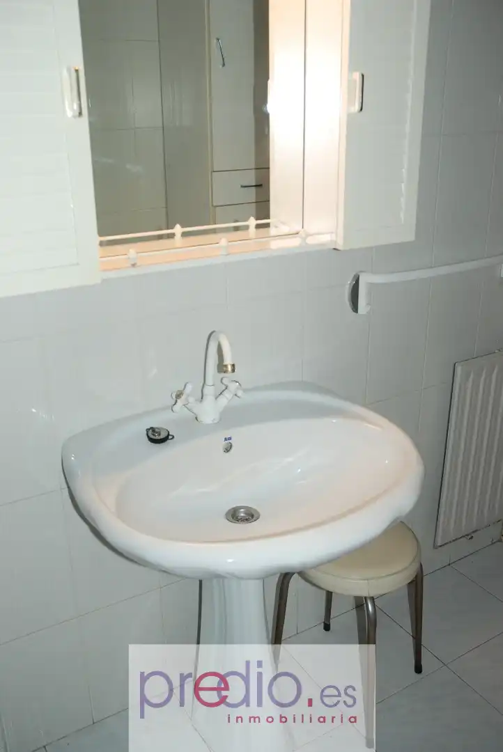 Bany de Apartament en venda en Lugo amb Calefacció, Parquet i Traster