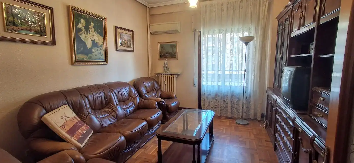 Living room of Flat for sale in Tudela  with Air Conditioner, Heating and Parquet flooring