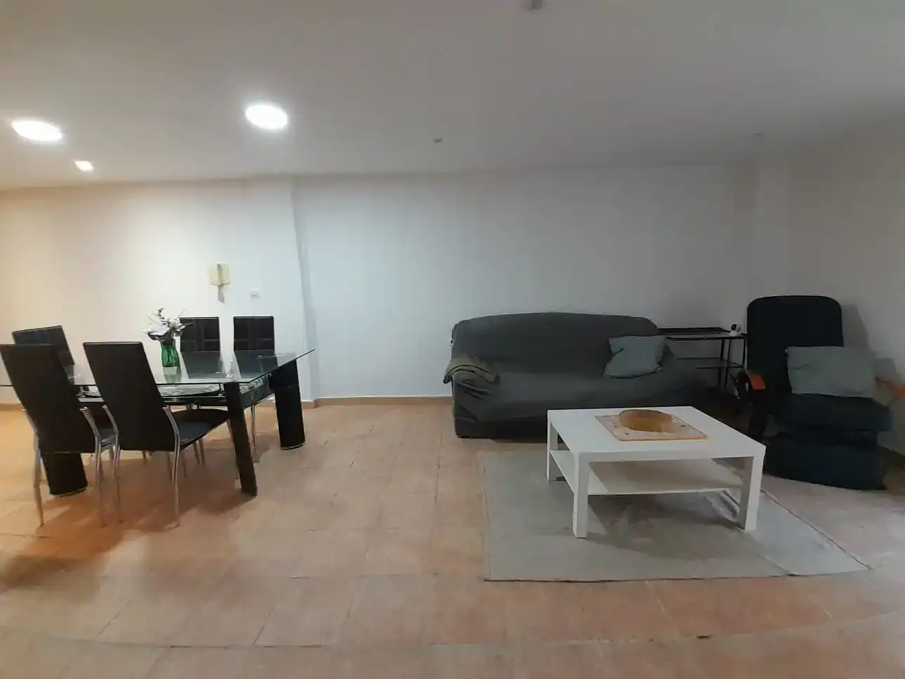 Flat for rent in  Valencia Capital  with Air Conditioner