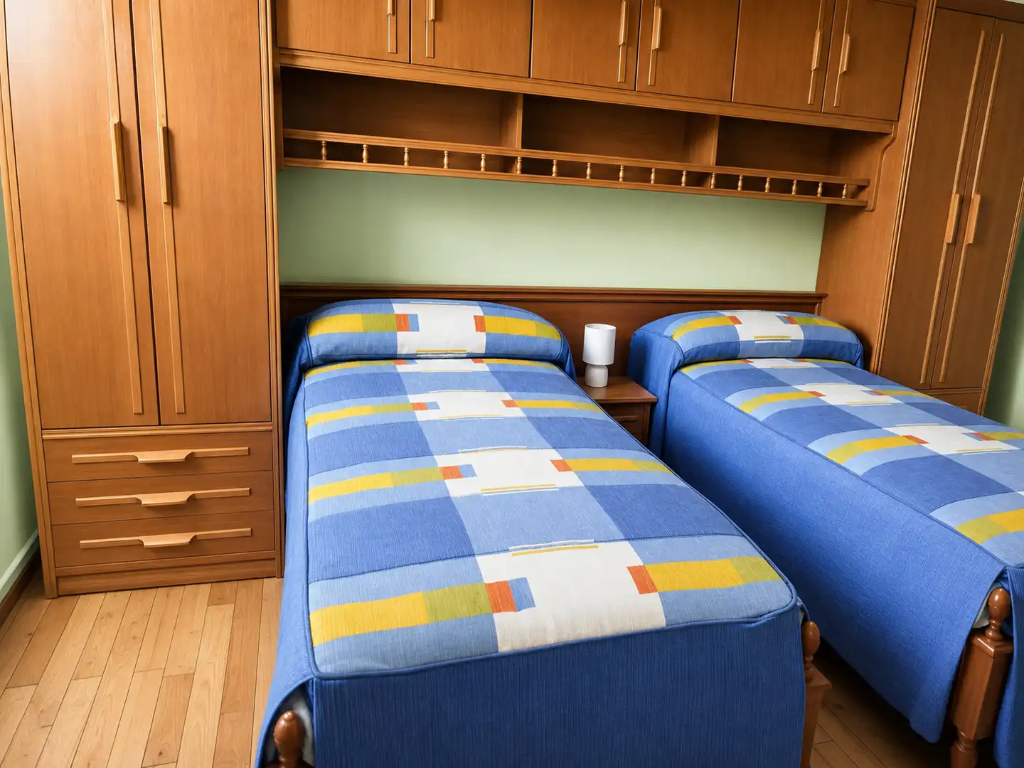 Schlafzimmer von Wohnung zur Miete in Santander mit Heizung, Abstellraum und Möbliert