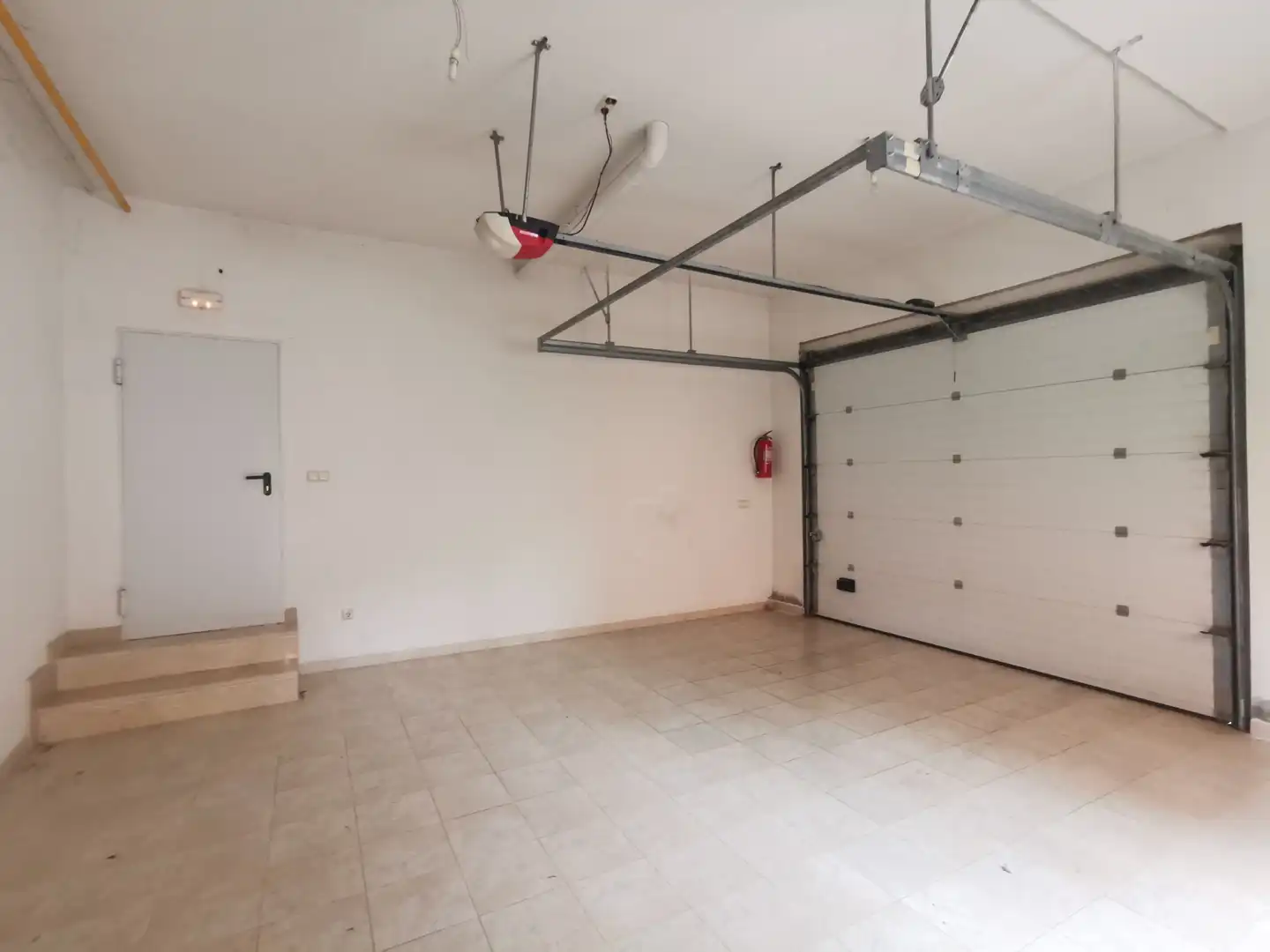 Casa aparellada amb terrassa en venda a Calle Rafael Lapesa, imagen 42