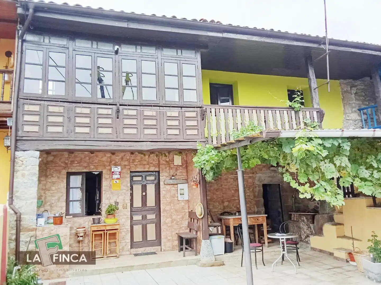 Casa adosada en venta en CASARES, Quirós