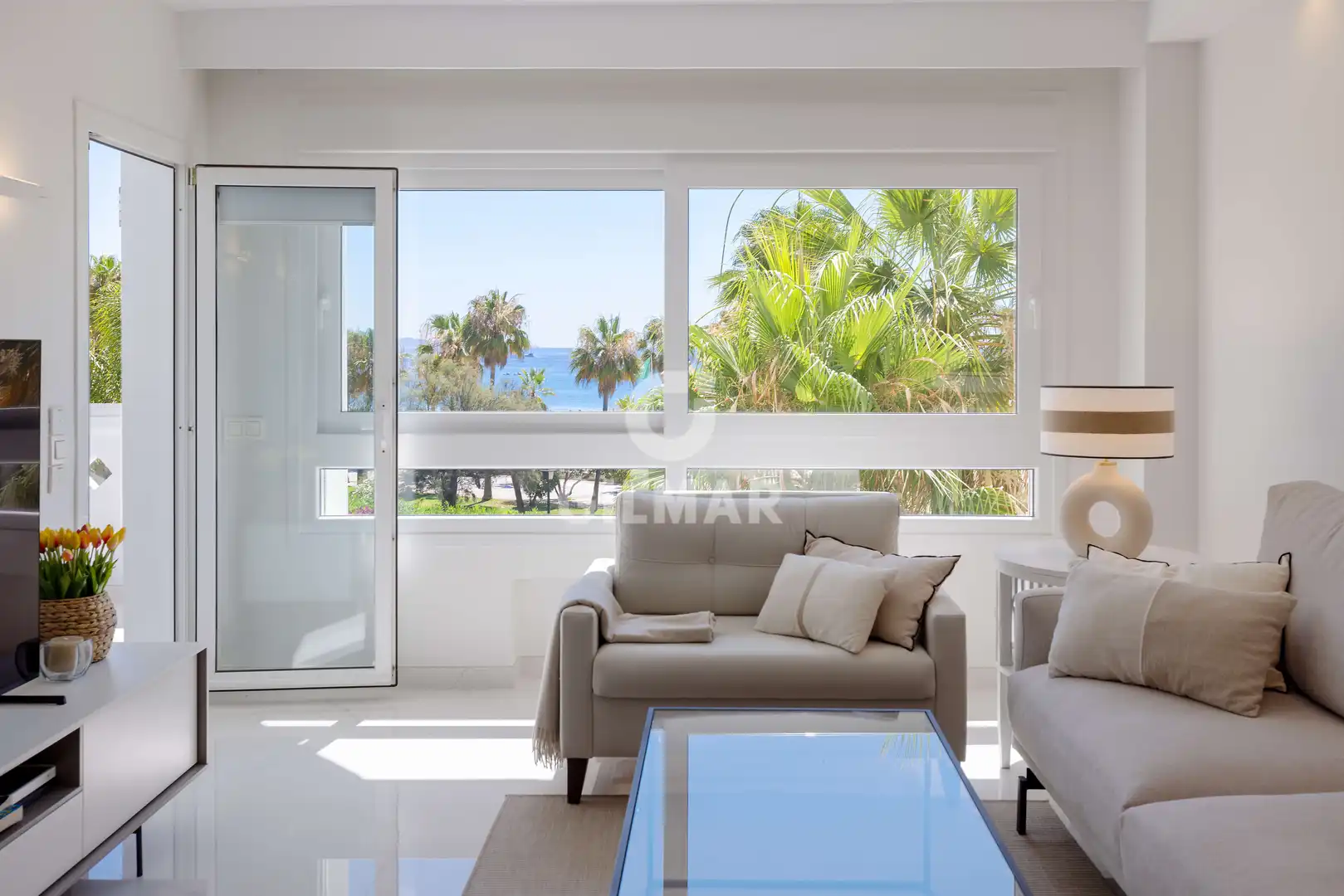 Sala d'estar de Apartament en venda en Marbella amb Calefacció, Jardí privat i Traster