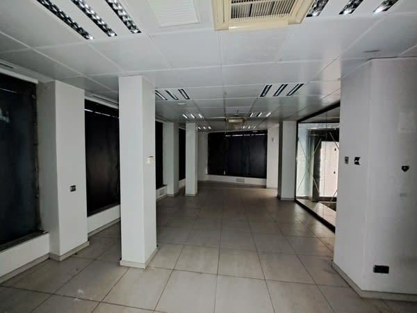 Premises for sale in Calle de Ricardo Ortiz, Ventas