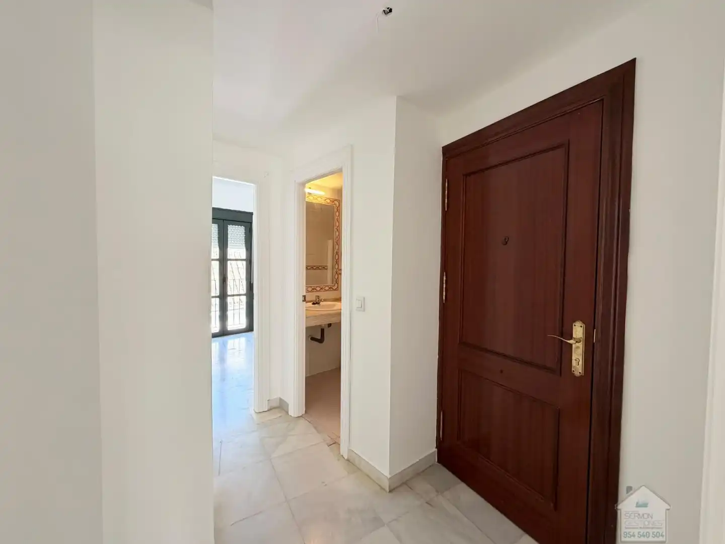 Apartament amb terrassa de lloguer a Casco Antiguo, imagen 2