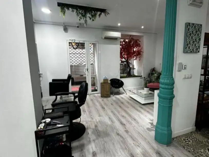 Local comercial en traspàs a Valverde 15, imagen 2