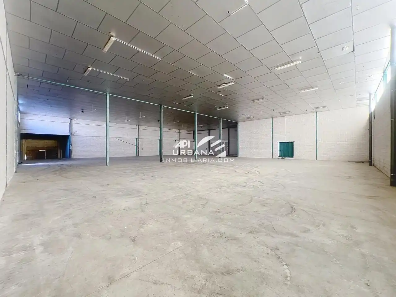 Fabrikhallen zur Miete in Lucena