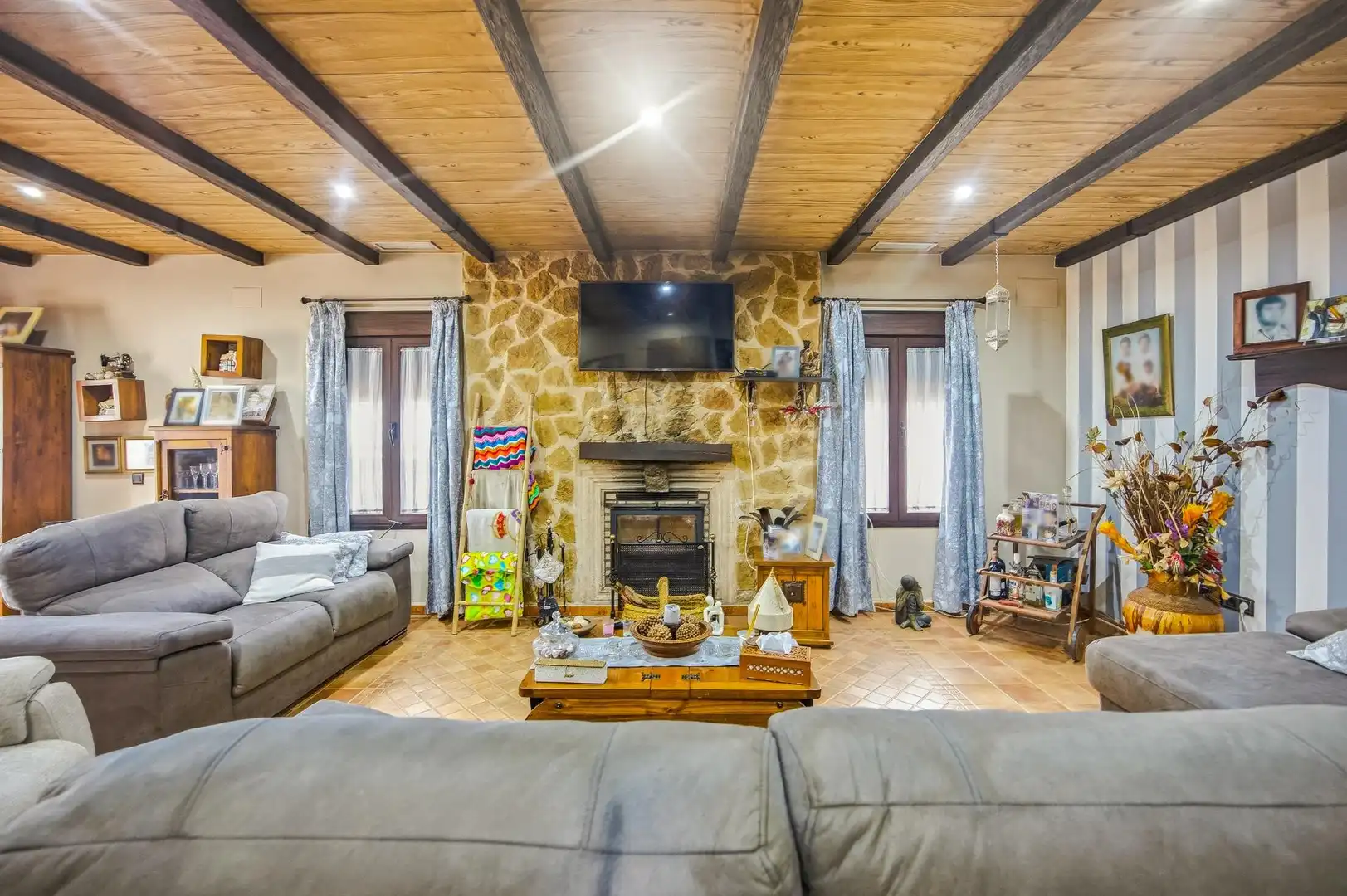 Sala d'estar de Casa o xalet en venda en Chiclana de la Frontera amb Aire condicionat, Jardí privat i Terrassa