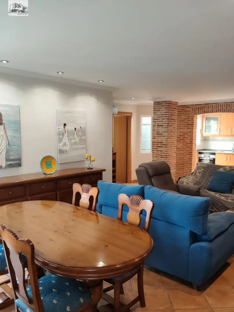 Wohnzimmer von Dachboden zum Verkauf in La Pobla de Vallbona mit Klimaanlage, Terrasse und Balkon