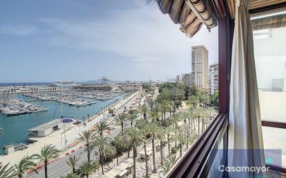 Vista exterior de Àtic en venda en Alicante / Alacant amb Aire condicionat, Calefacció i Terrassa