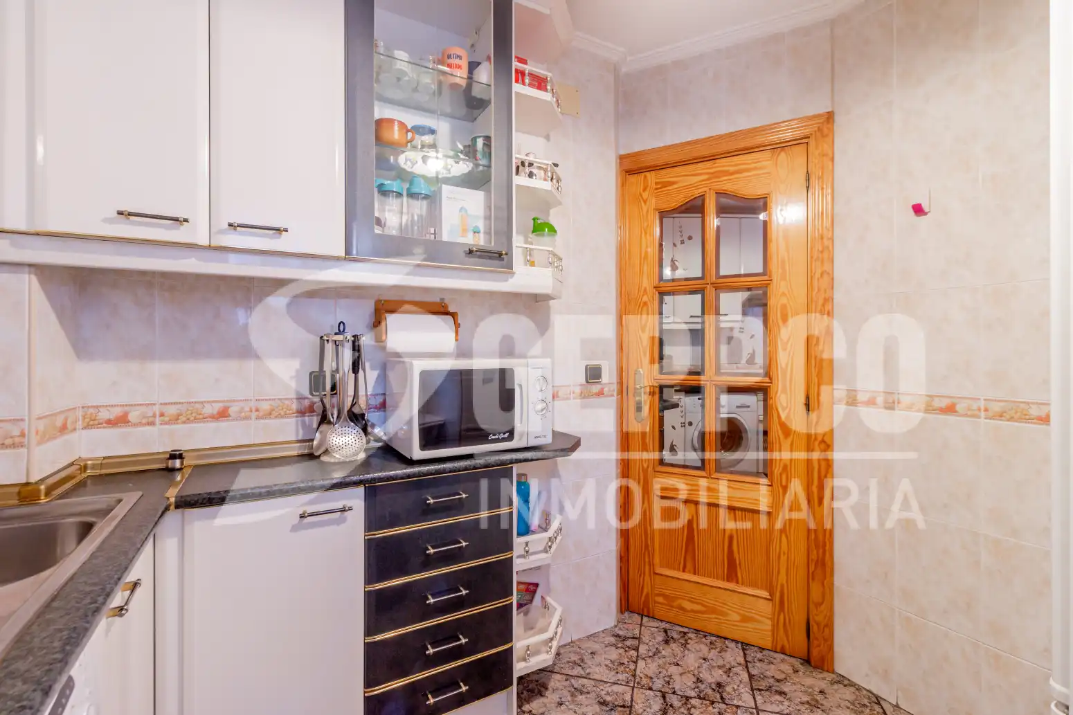 Kitchen of Flat for sale in Alcalá de Henares  with Air Conditioner, Heating and Terrace