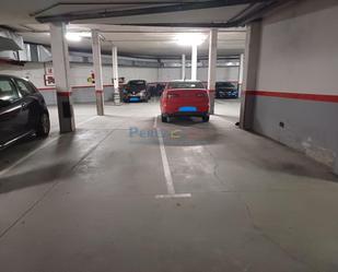 Garage to rent in Fene