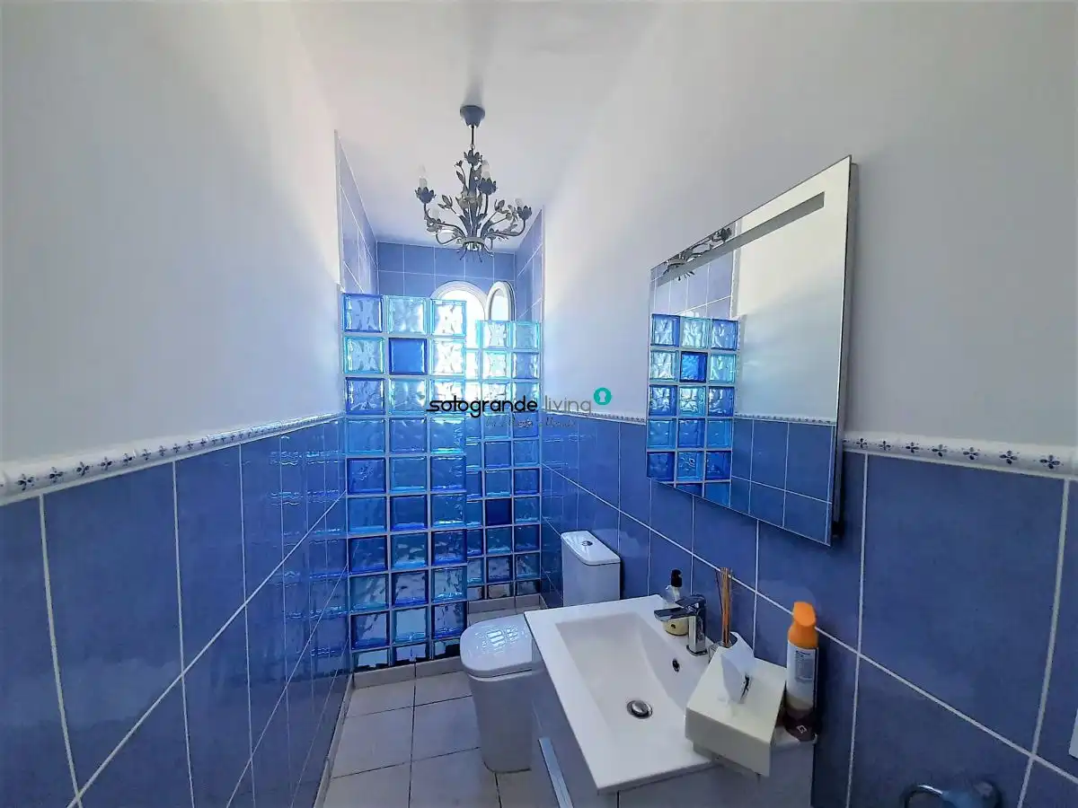 Bathroom of Houses for sale in La Línea de la Concepción  with Air Conditioner, Private garden and Terrace