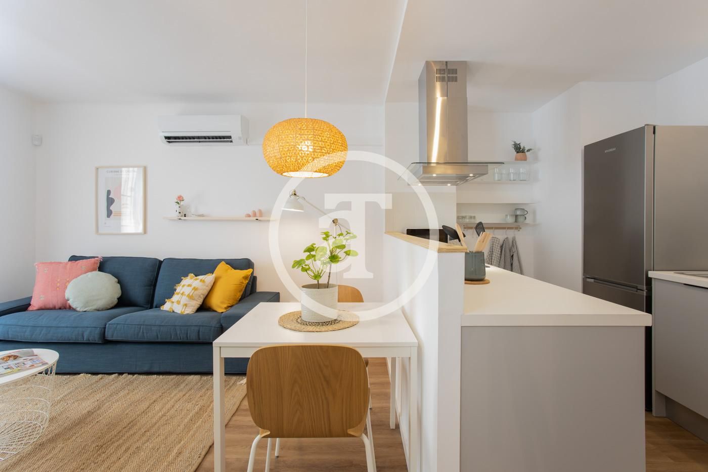 Vista exterior de Piso de alquiler en  Barcelona Capital con Amueblado, Horno y Lavadora