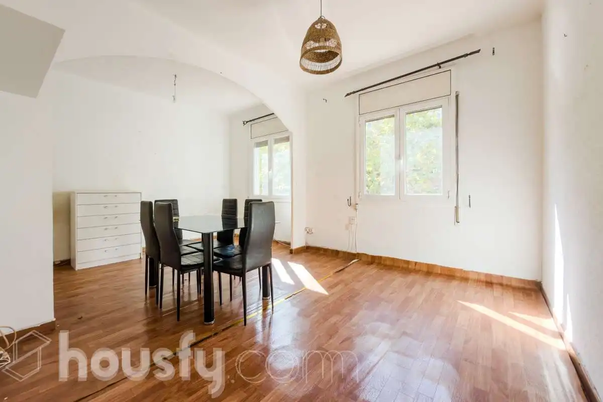 Piso con ascensor en venta en PS FABRA I PUIG .