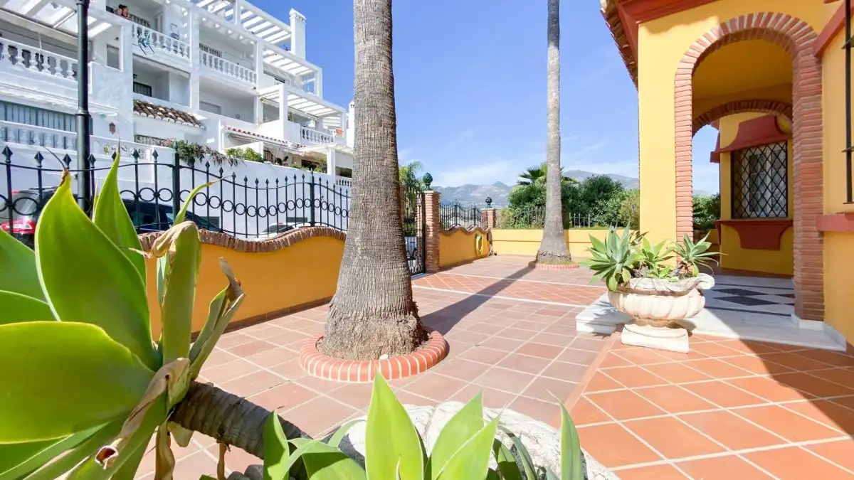 Vista exterior de Casa o chalet en venta en Mijas con Calefacción, Jardín privado y Terraza