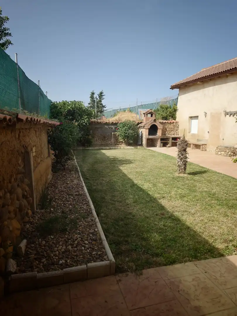 Jardí de Finca rústica en venda en Matadeón de los Oteros amb Calefacció