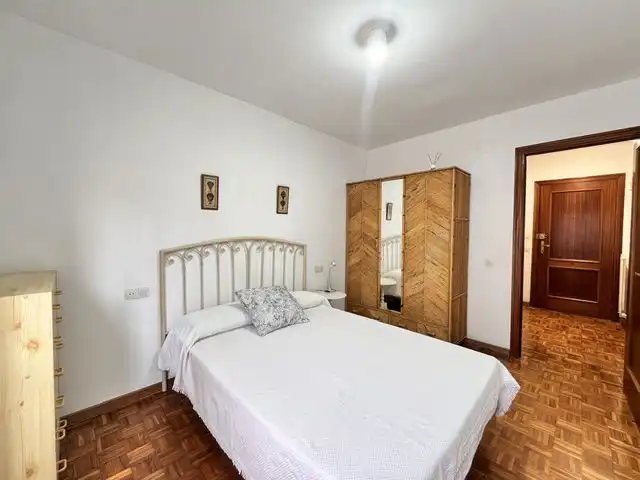 Habitación de Apartamento de alquiler en Gijón  con Aire acondicionado, Calefacción y Amueblado