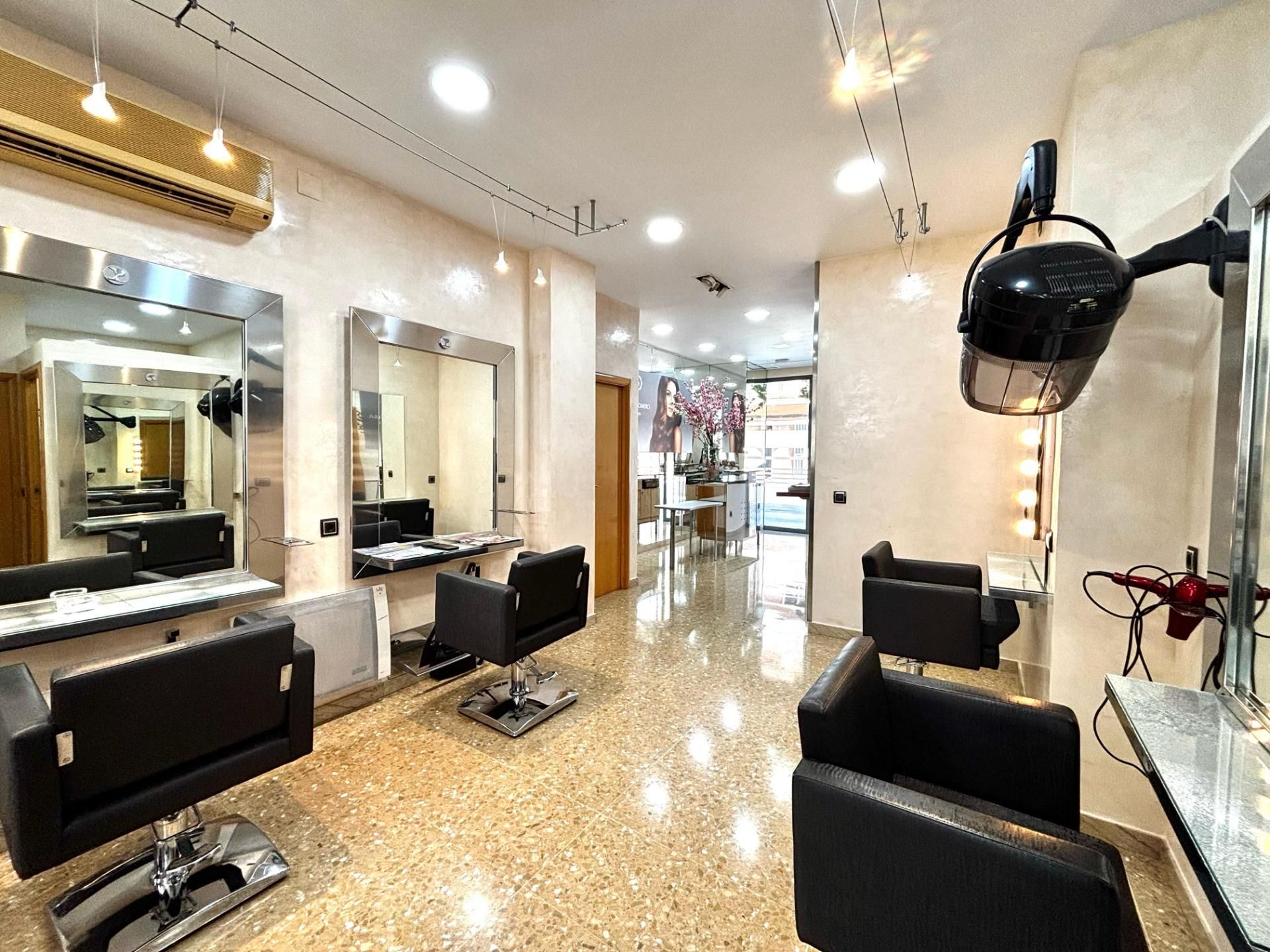 Premises to rent in Carrer DOS DE MAIG, Centre, Badalona