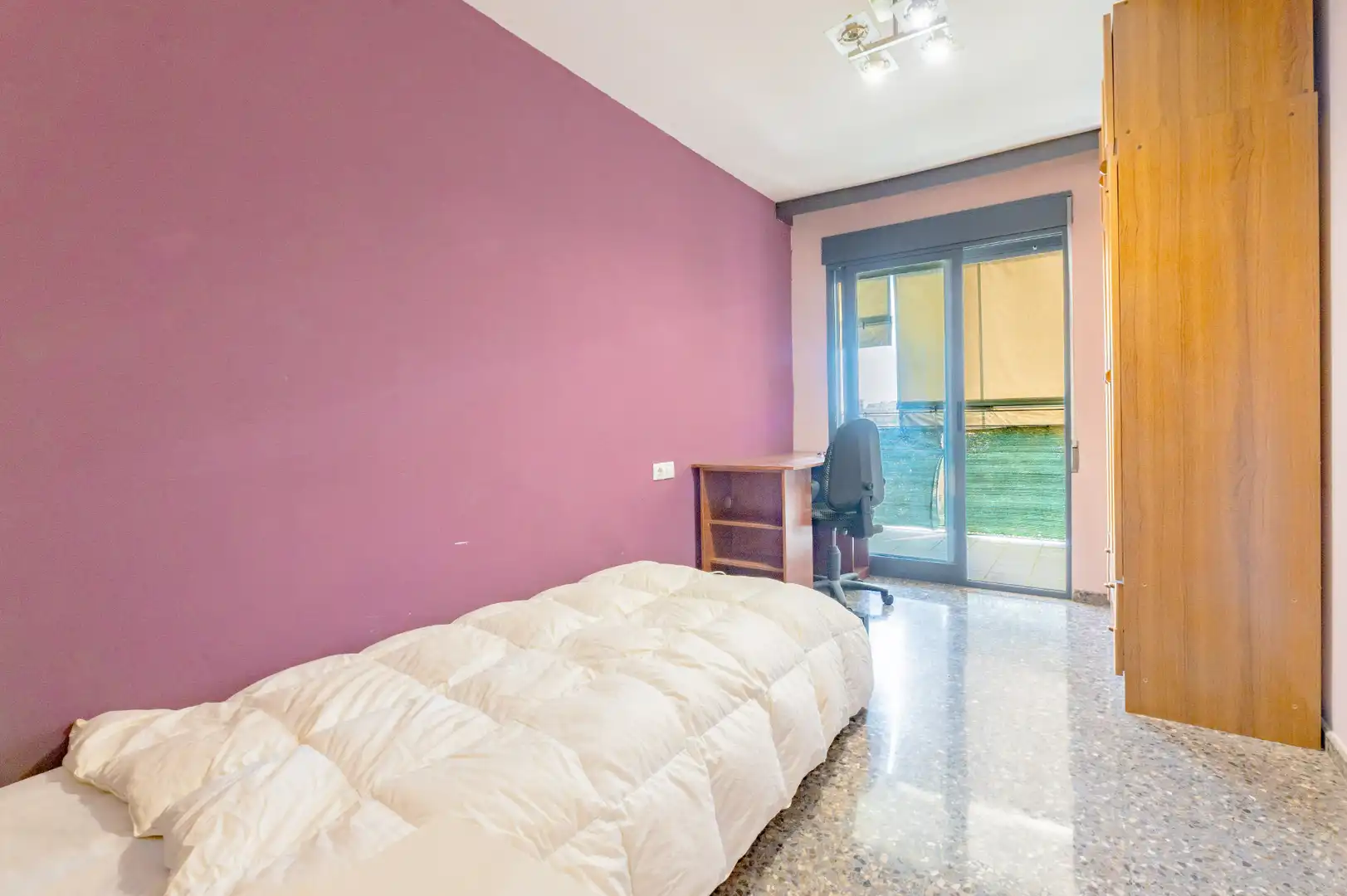 Bedroom of Flat for sale in Paterna  with Air Conditioner, Storage room and Balcony