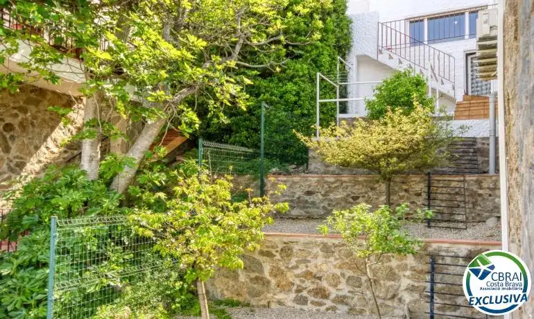 Jardí de Finca rústica en venda en Roses amb Calefacció, Jardí privat i Traster