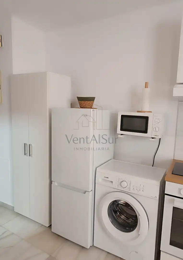 Kitchen of Flat for sale in Sanlúcar de Barrameda  with Air Conditioner, Terrace and Storage room