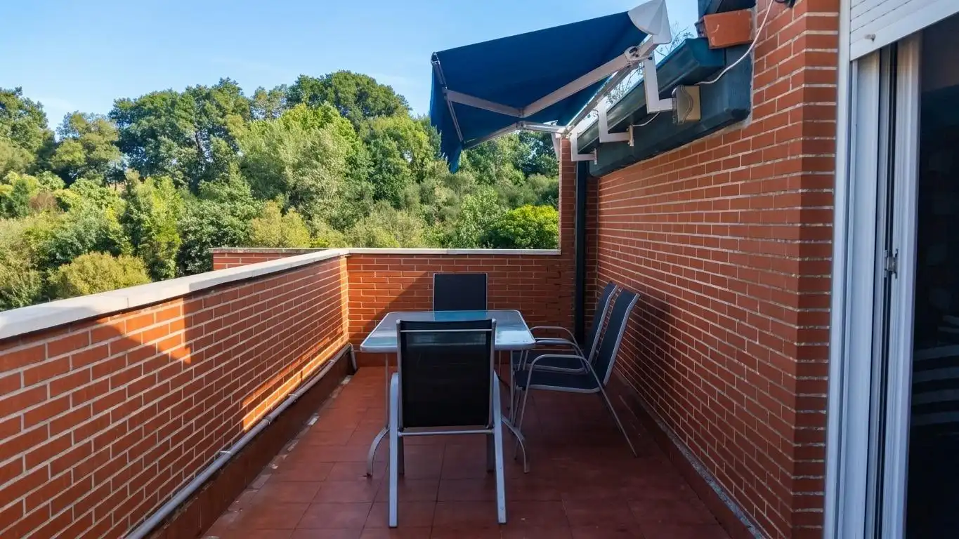 Terrassa de Pis de lloguer en Entrambasaguas amb Calefacció, Terrassa i Traster