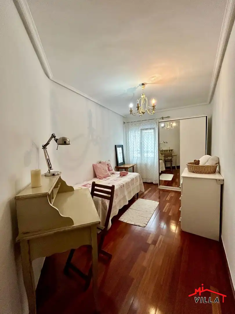 Habitación de Piso en venta en Laredo con Calefacción