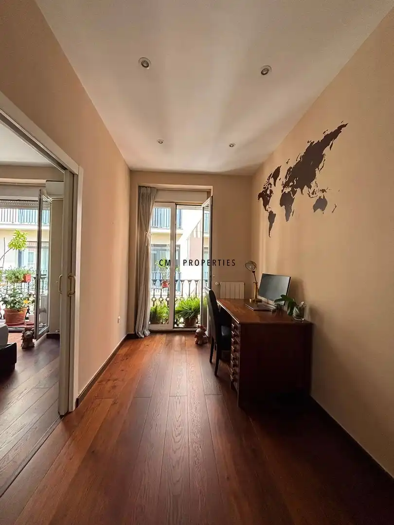 Wohnung zur Miete in Valencia mit Klimaanlage, Heizung und Parkett