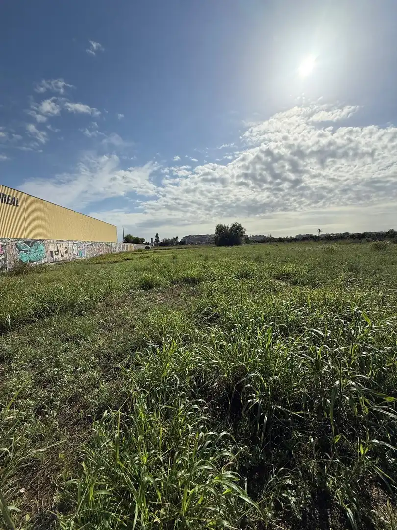 Land for sale in Poio