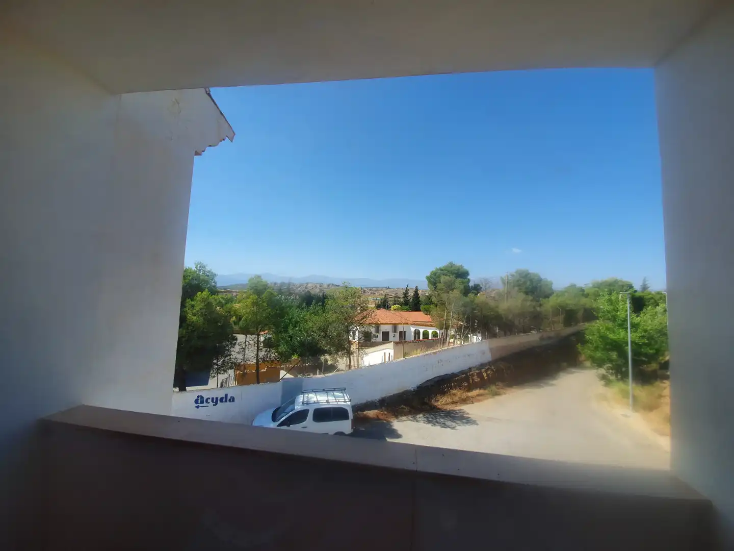 Vista exterior de Casa adosada en venda en Guadix amb Terrassa, Traster i Moblat