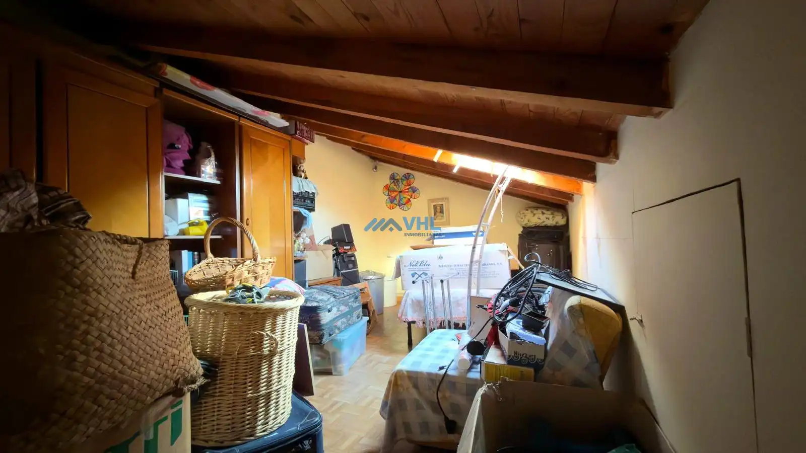 Sala de estar de Piso en venta en Castro-Urdiales con Calefacción, Trastero y Amueblado