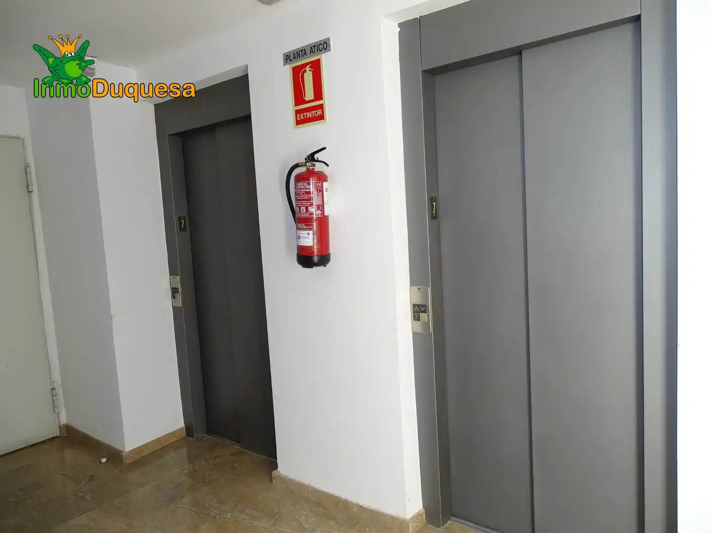 Flat for sale in Granada  with Air Conditioner, Heating and Storage room