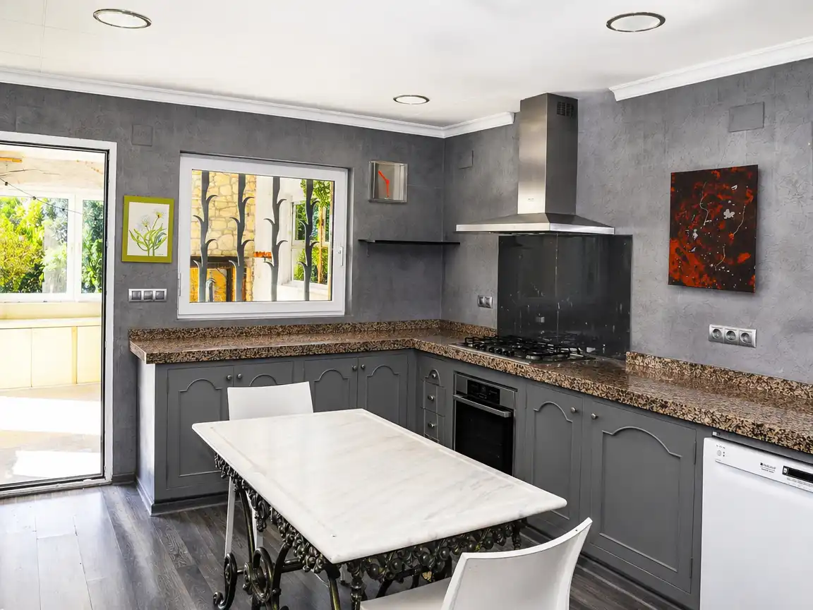 Cocina de Casa o chalet en venta en Garriguella con Aire acondicionado, Calefacción y Jardín privado