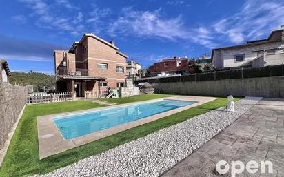 Swimming pool of House or chalet for sale in Terrassa  with Air Conditioner, Heating and Parquet flooring