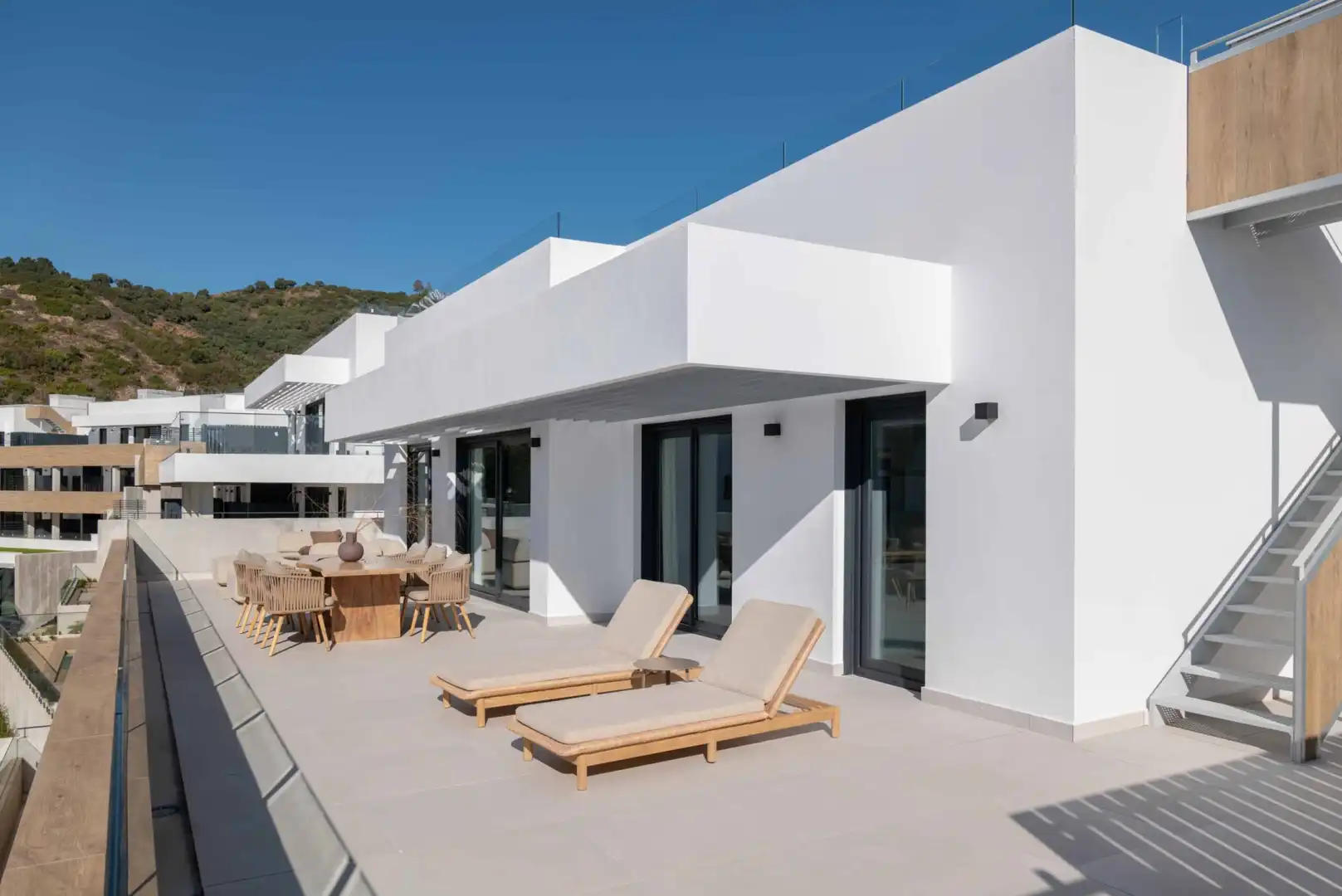 Penthouse with pool for sale in Río Real - Los Monteros